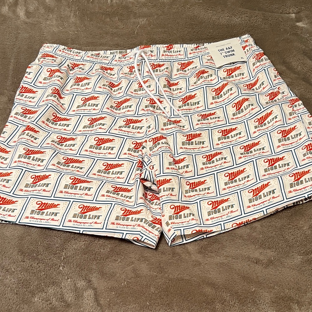 New Mens XL ABERCROMBIE AND FITCH 7” swim trunk.